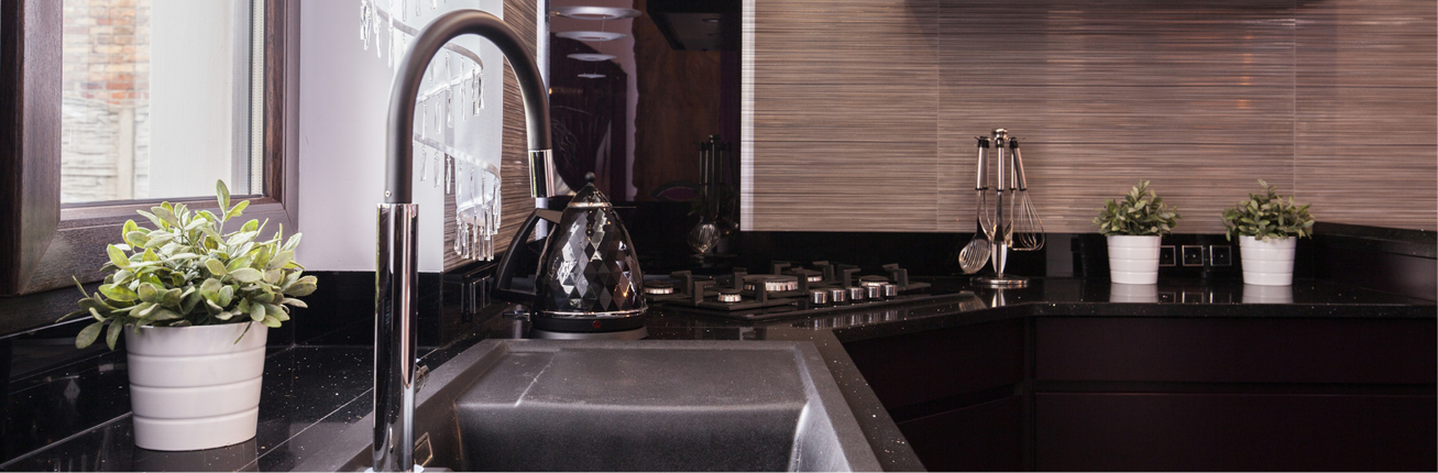 Uszczerbienia na blatach z kamienia naturalnego?