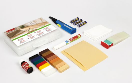 Zestaw naprawczy PREMIUM do olejowanych / woskowanych powierzchni drewnianych, zawiera lakier zabezpieczający